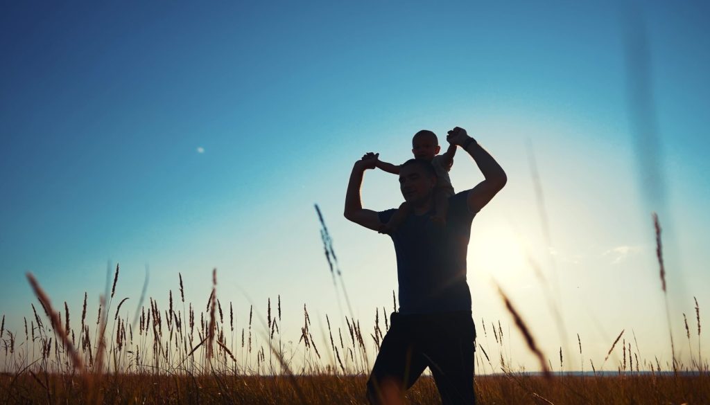 Father,And,Son,In,Park.,Father's,Day,Silhouette,Happy,Family
